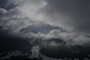 Videmanette in darkening winter clouds
